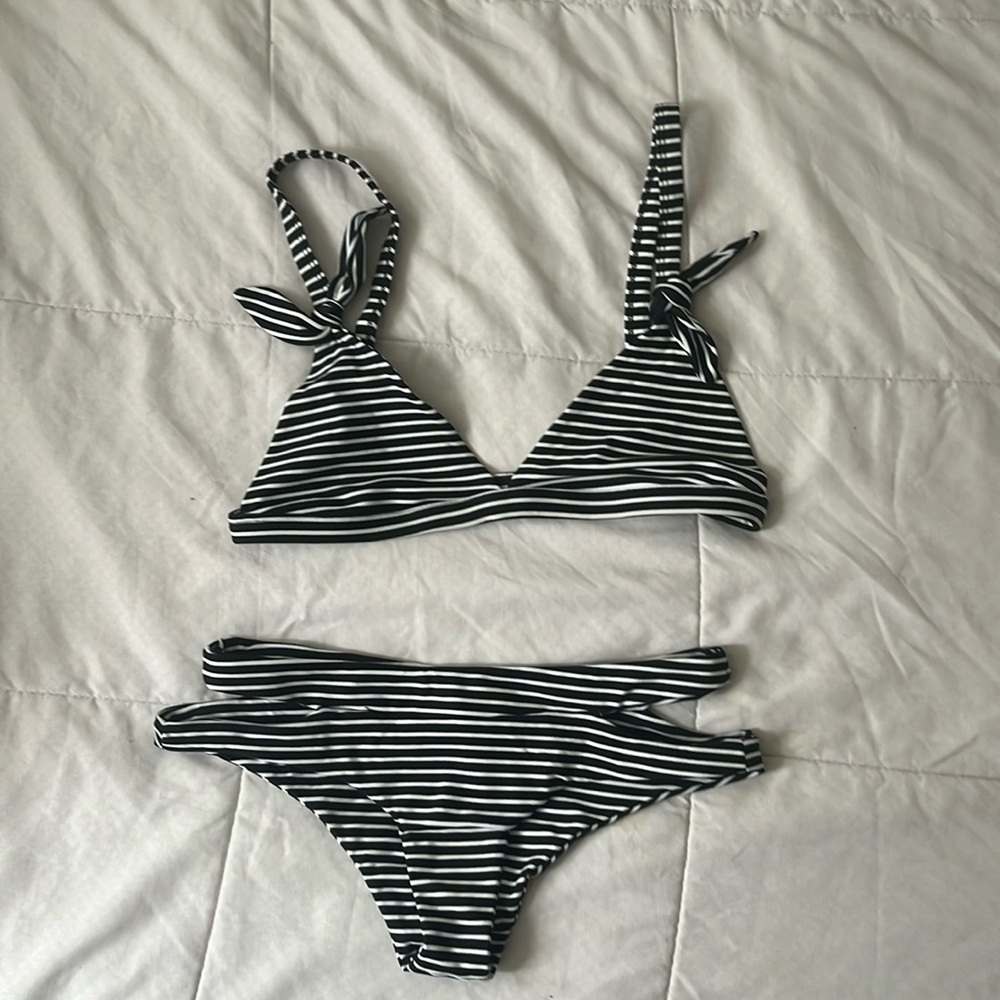 MIKOH Swim Bikini top and bottom Size M top/Size S bottom -set